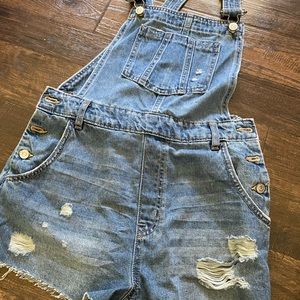 NWT HM short overalls. Women’s US size 6